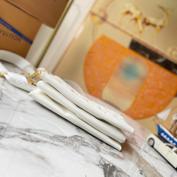 Louis Vuitton Bag - Picture 4 of 7